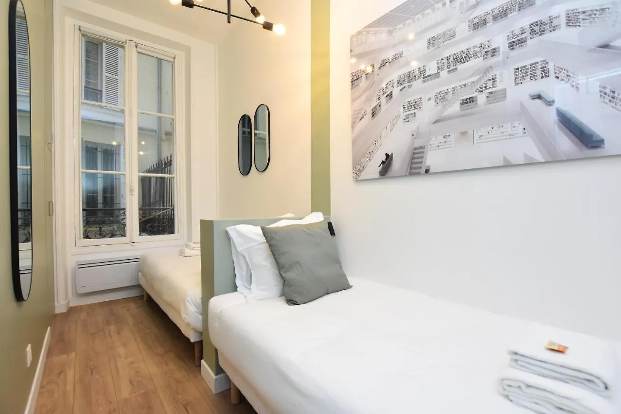 Appartement CMG Michel Bizot / Trousseau à Paris